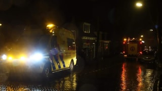 Persoon valt in het water in Enkhuizen2