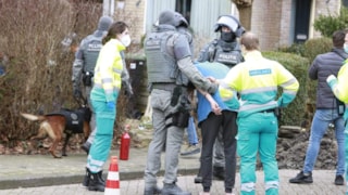 Man uit woning gehaald in Sijpekarspel2