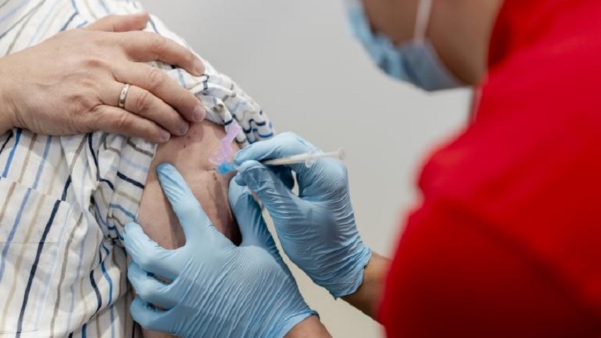 Zorgmedewerkers wijkverpleging uitgenodigd voor coronavaccinatie