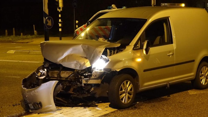 Auto&#39;s botsen in Zwaag