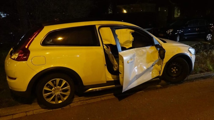 Auto&#39;s botsen in Zwaag1