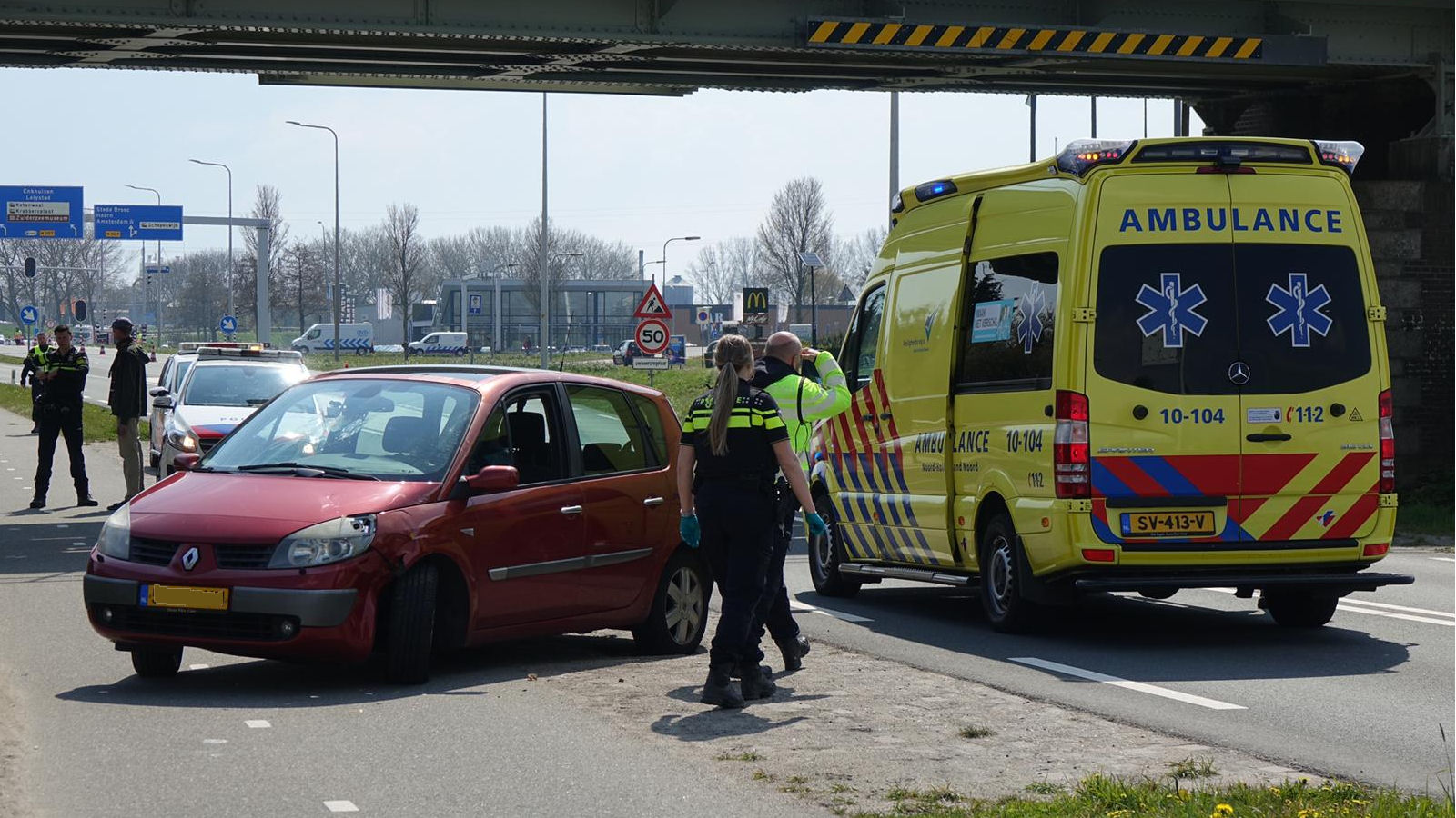 Wielrenner gewond bij botsing met auto in Enkhuizen
