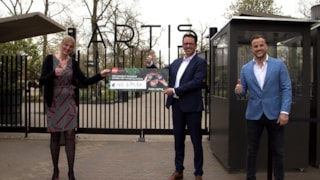 Overhandiging Cheque Artis Donatie