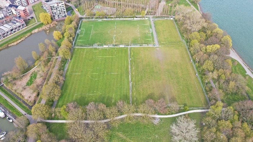 Uitruil tussen voetbalvelden en Julianapark