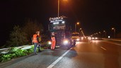 Pijlwagen op A&amp; aangereden door vrachtwagen