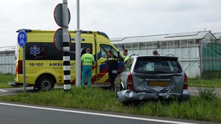 Auto's botsen bij Zwaagdijk