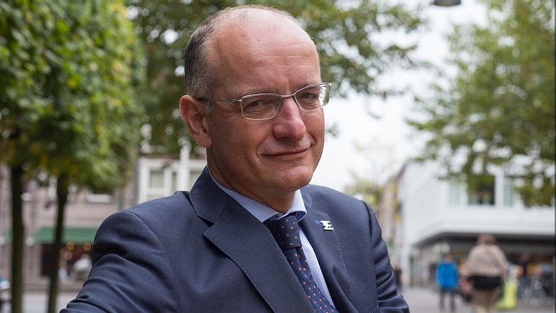 Onno van Veldhuizen (58) stopt als burgemeester van Enschede