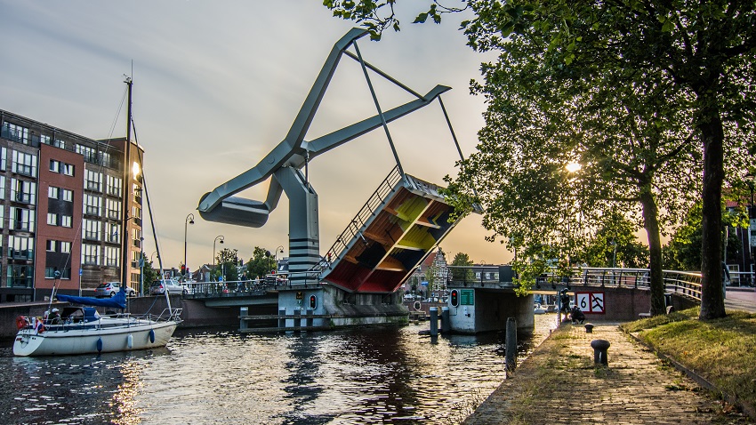 Meevaren op de Blauwe Golf met een digitale vaargids