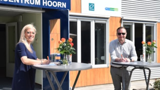 Hoornse wethouders Kholoud Al Mobayed en Samir Bashara bezoeken wijkleercentrum Zwaag 4 juni 2021
