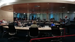 Wethouder Arthur Helling aan het woord