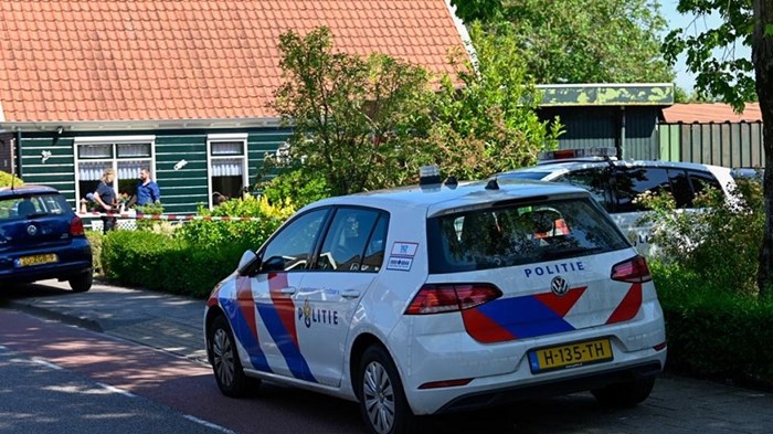 Politie doet onderzoek bij aangetroffen stoffelijk overschot in Berkhout