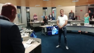 Andre van Beusekom (EH) wordt beedigd als commissielid