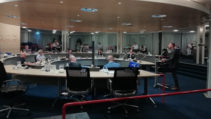 Geen zonnepanelen inkopen die mogelijk door dwangarbeiders zijn gefabriceerd