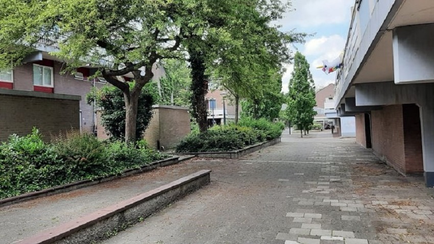 Burgemeester sluit drugswoning aan de Waterman