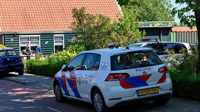 Politie doet onderzoek bij aangetroffen stoffelijk overschot in Berkhout