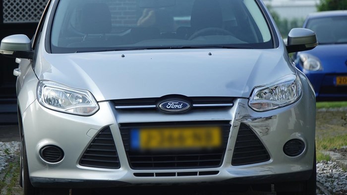 Botsing tussen auto en scooter in Wognum2