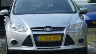 Botsing tussen auto en scooter in Wognum2