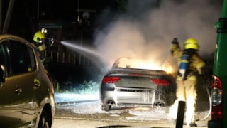 Auto in brand in Enkhuizen1