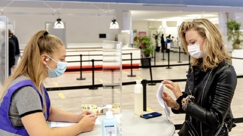 Bijna 85% van de 18-plussers heeft tenminste één vaccinatie gekregen