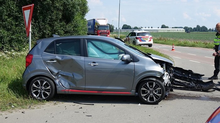 Twee gewonden bij ongeval beruchte kruising Andijk