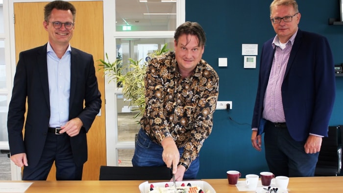 Ondertekening met Cees Tip, Piet-Jan Ooms en Gerard Stet