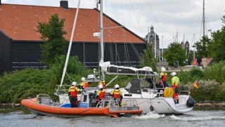 Vijf reddingsboten rukten uit voor medisch noodgeval 2