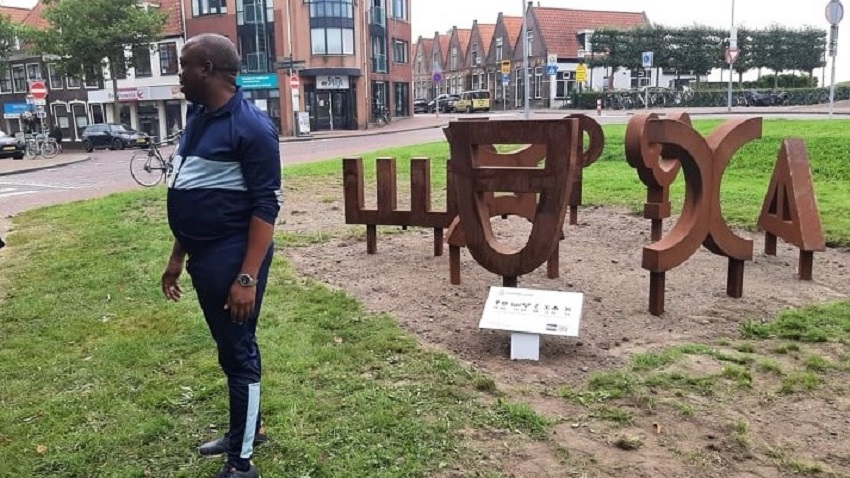 Kunstwerk AFAKA SIKIIFI onthuld nabij schouwburg