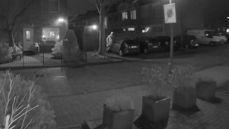 Oproep politie: wie is de brandstichter op de beelden? (video)