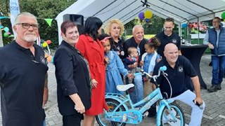 2000e fiets met Karin Bloemen B