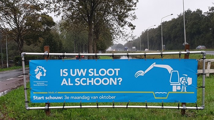 Spandoek schone sloot