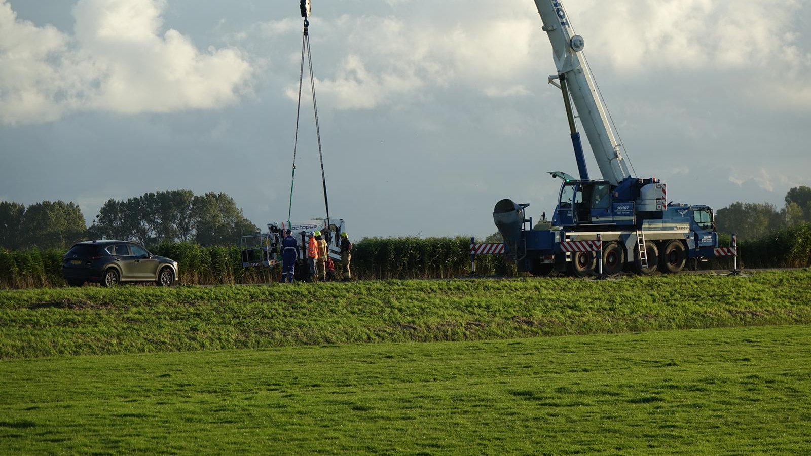 Dode in Opmeer door omvallen hoogwerker