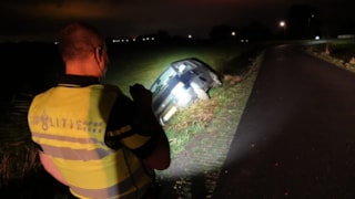 Auto in de sloot in Hoogwoud