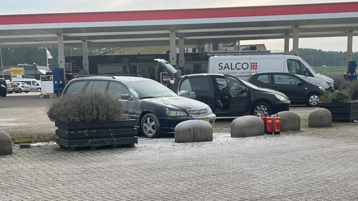 Technisch defect laat auto bijna in brand vliegen (Berkhout)