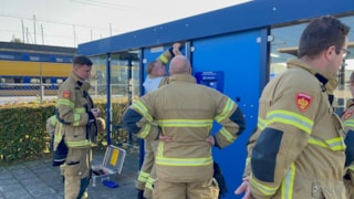 Vrouw zat anderhalf uur vast in fietsenstalling bij Enkhuizen1