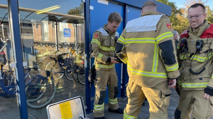Vrouw zat anderhalf uur vast in fietsenstalling bij Enkhuizen2
