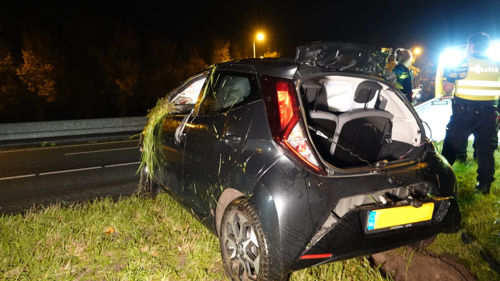 Auto gecrasht op A7 bij Berkhout