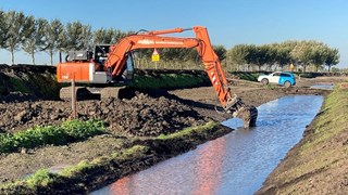 De verbetering van de Beetskoogkade wordt medio maart 2022 afgerond - Foto Gerjo Hiemstra