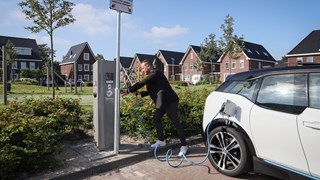 In gebruikname 100ste elektrische laadpaal Hoorn