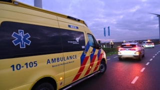 Auto half in de sloot in Berkhout3
