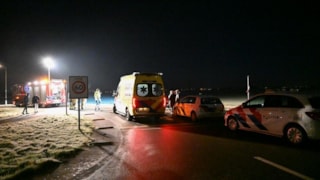 Auto half te water in Berkhout1