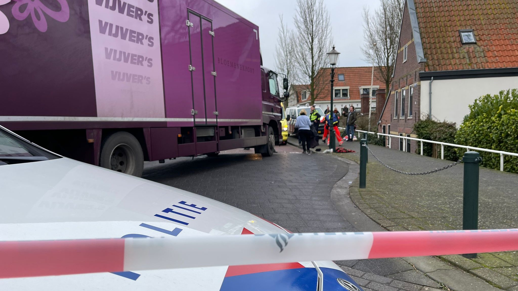 Fietser in Medemblik aangereden door vrachtwagen 