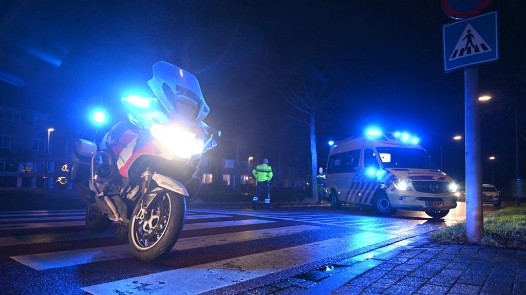 Voetganger aangereden op de Maasweg