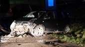 Auto vliegt uir de bocht in Medemblik1