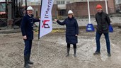 Wethouder Marjon Van der Ven op bouwlokatie Nieuwe Steen