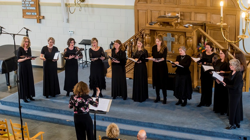 Vrouwenkamerkoor Hera met Bespiegeling in Oosterkerk