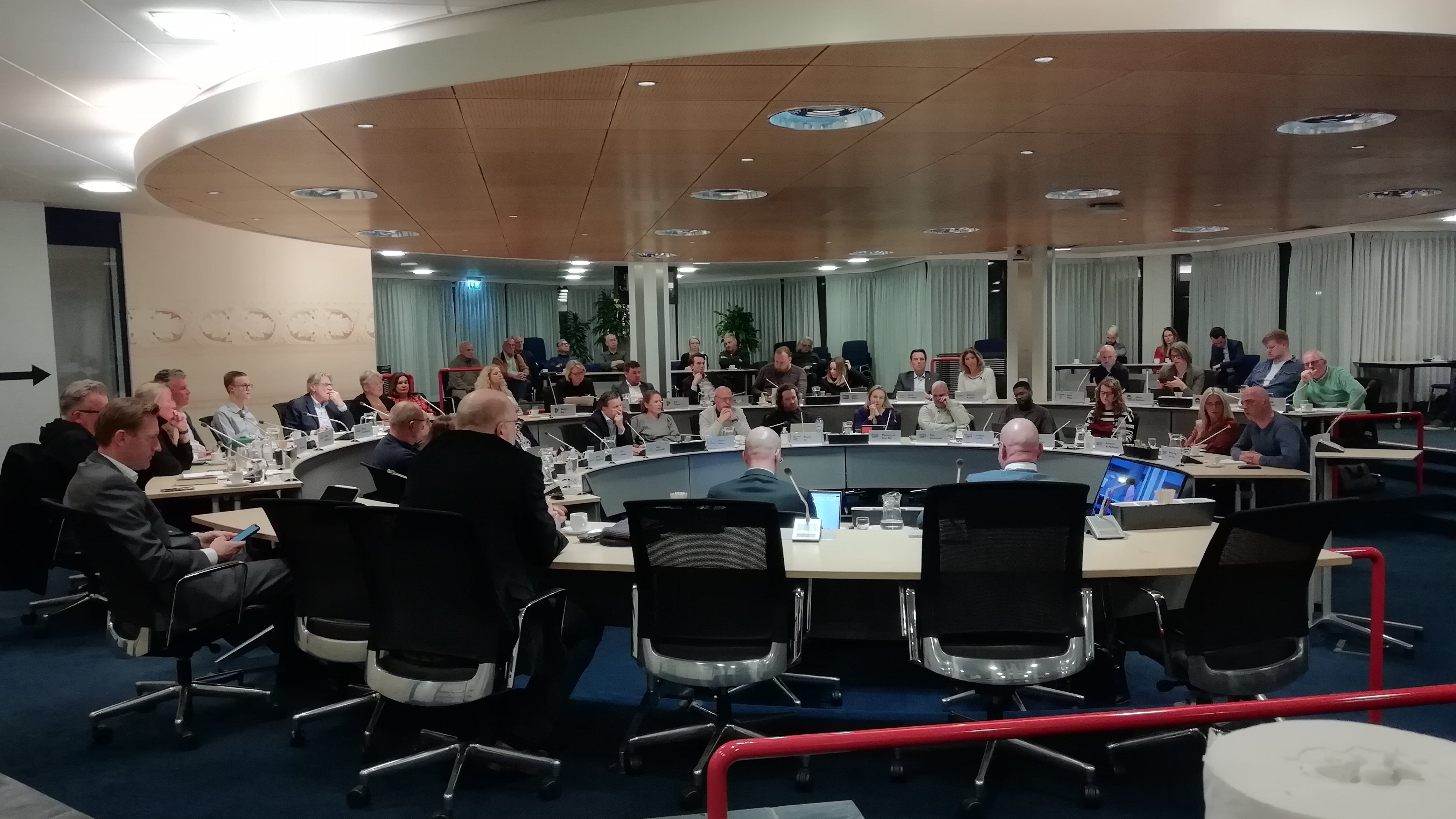 Stokkend Hoorns informatieproces voortzetten met informateur van buiten politiek