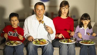 TV kijken tijdens het etenjpg