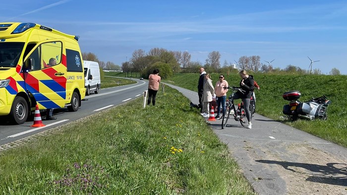 Motorrijder valt op de N307 bij Enkhuizen