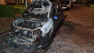 Auto uitgebrand in Zwaagdijk-West
