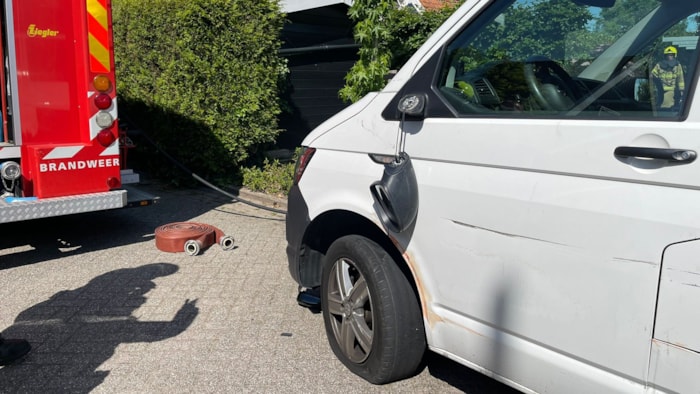 Brandweer rijdt schade